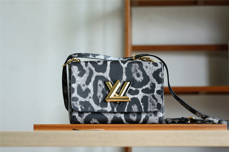 I W Fashion Lu-Vi bags - 8506