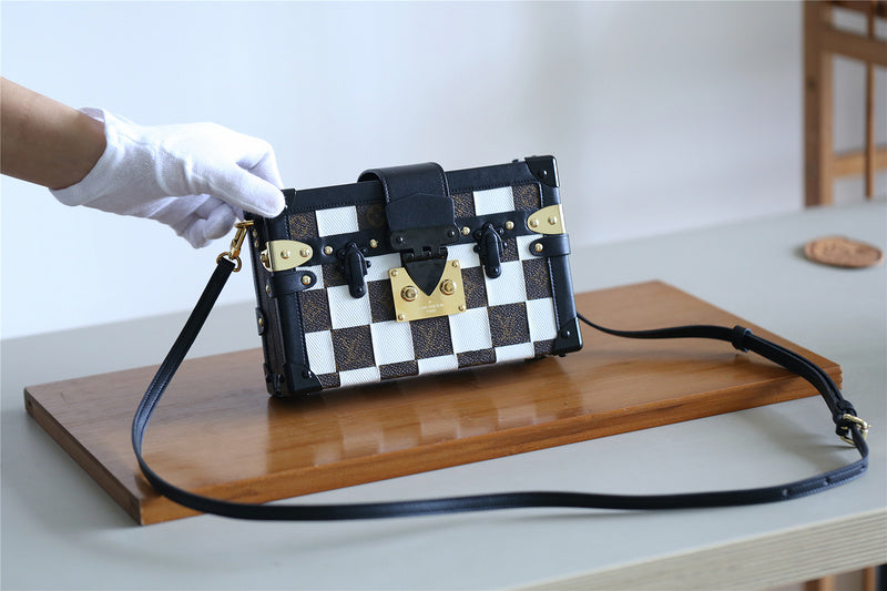 I W Fashion Lu-Vi bags - 8221