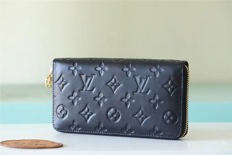 I W Fashion Lu-Vi bags - 8805