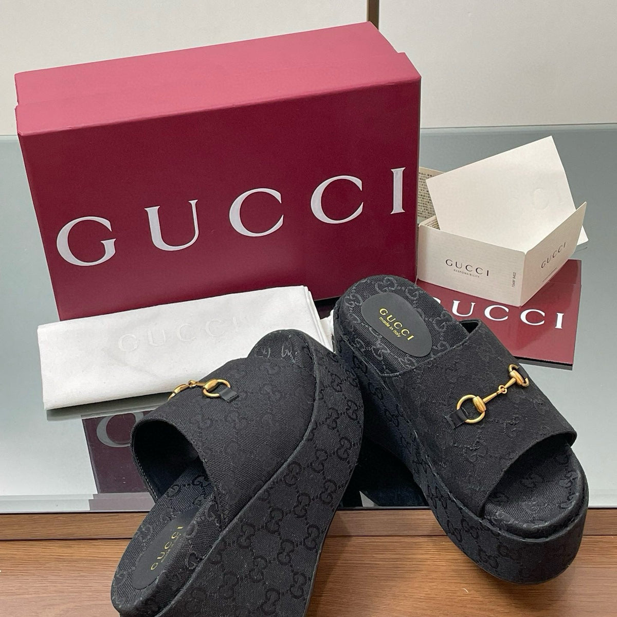 GG WEDGE SANDALS