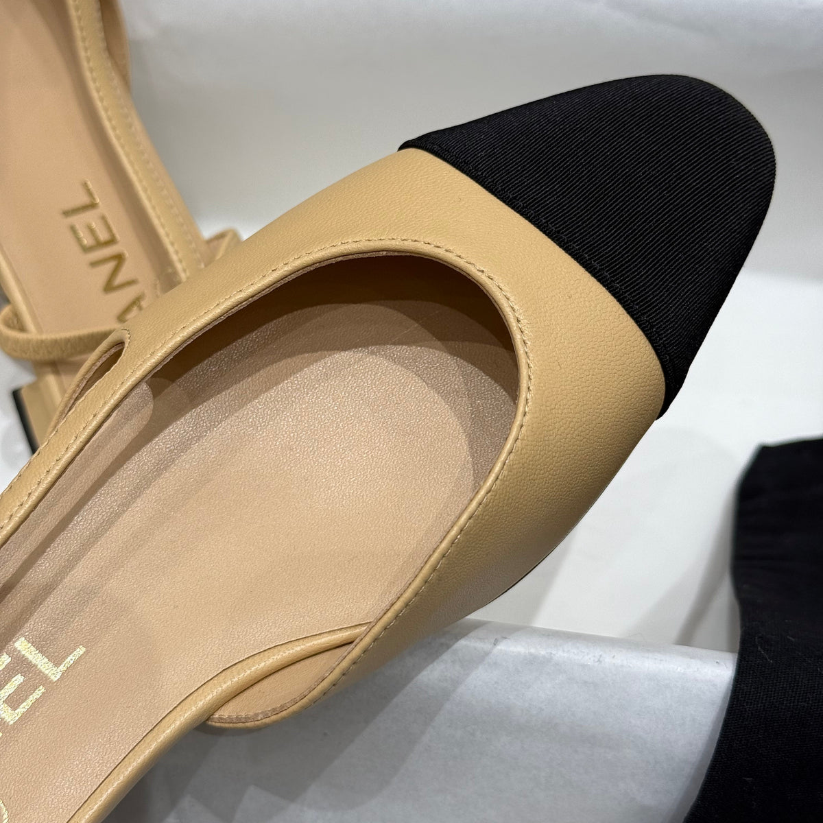 CC SLINGBACK PUMPS