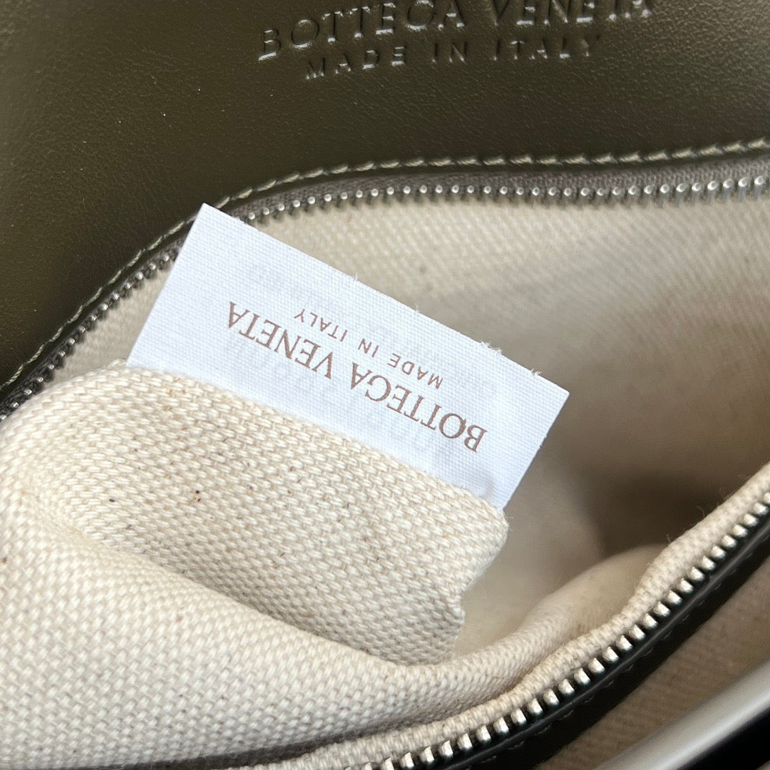 BOTT V ANDIAMO MESSENGER BAG