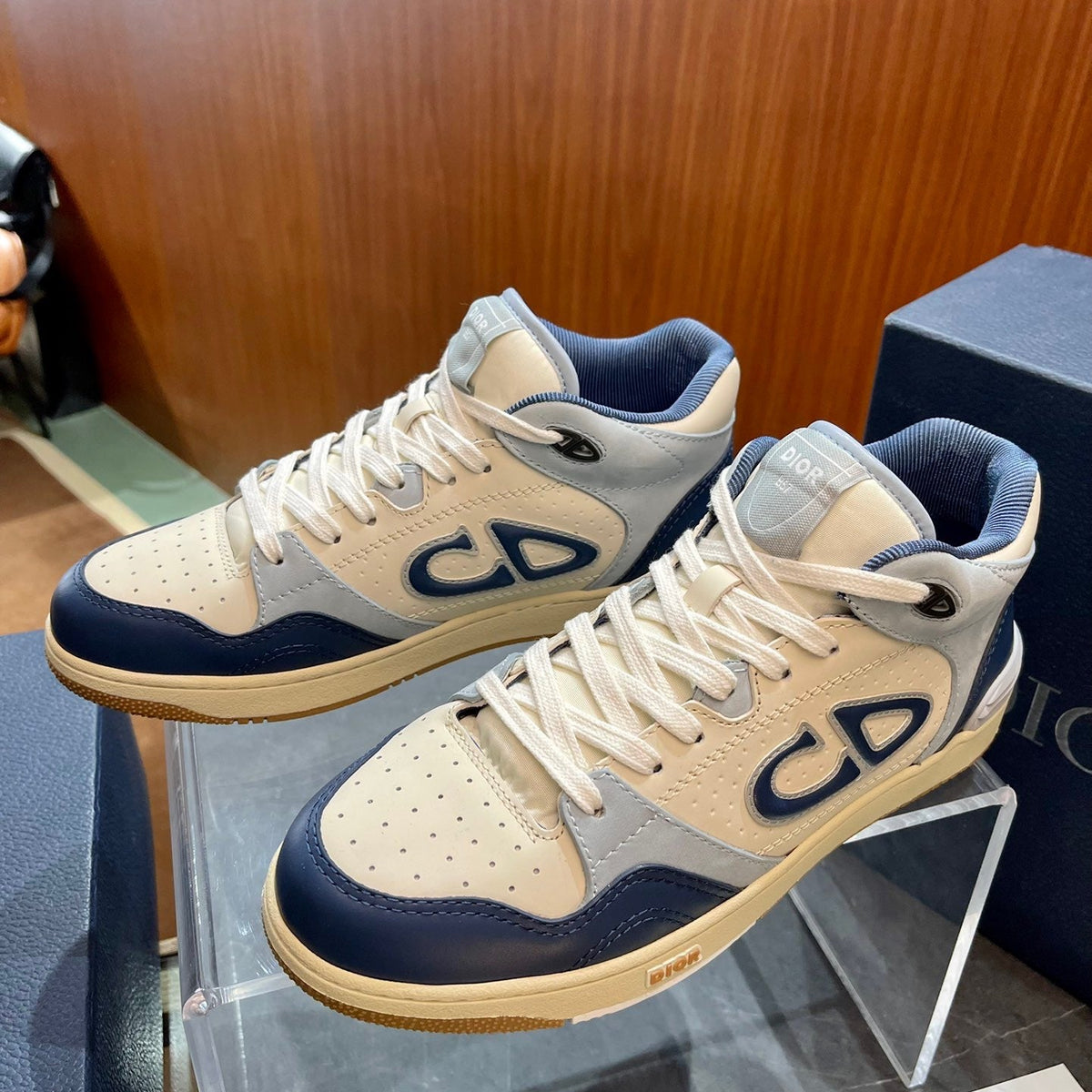 CD B57 SNEAKER