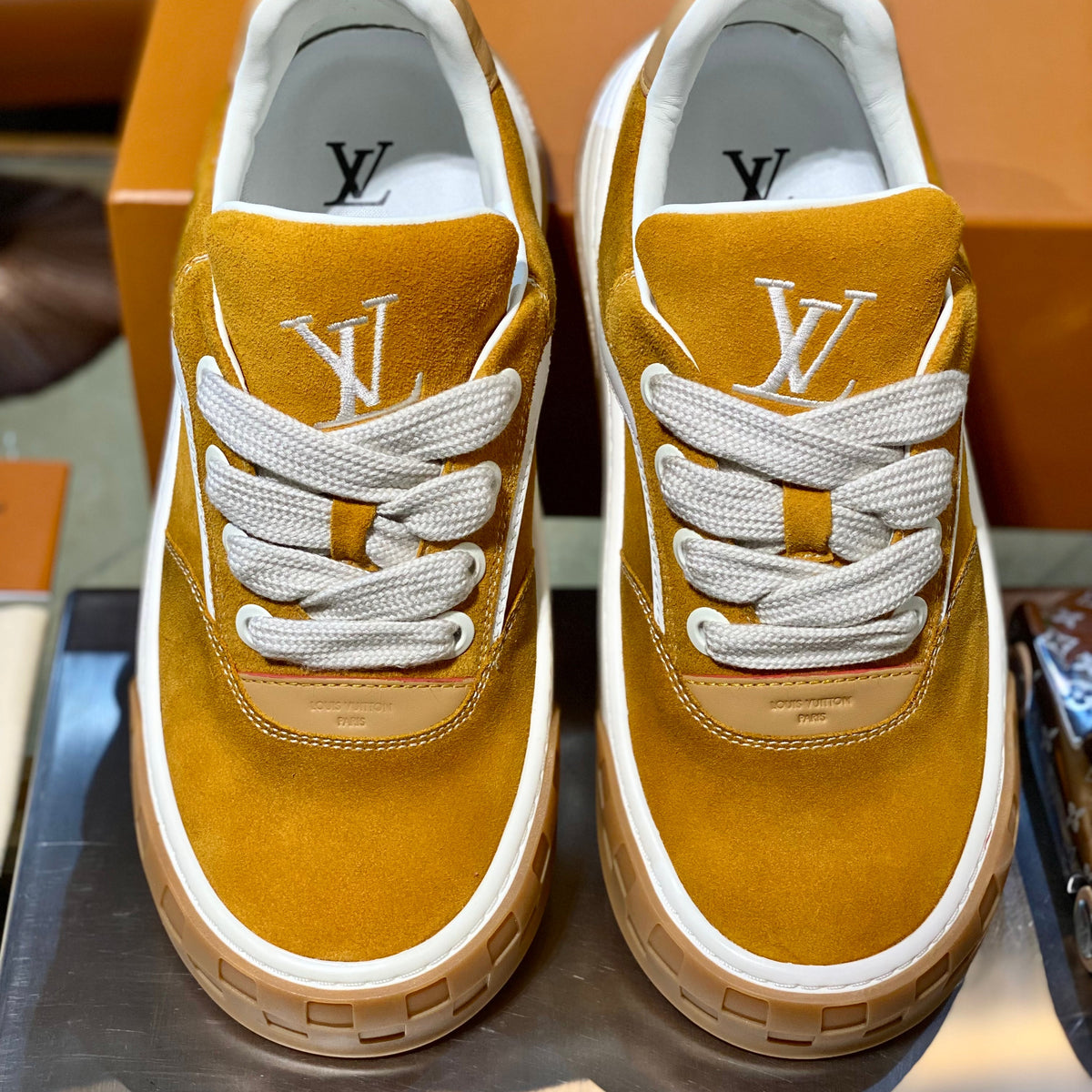 LOU TILTED SNEAKERS