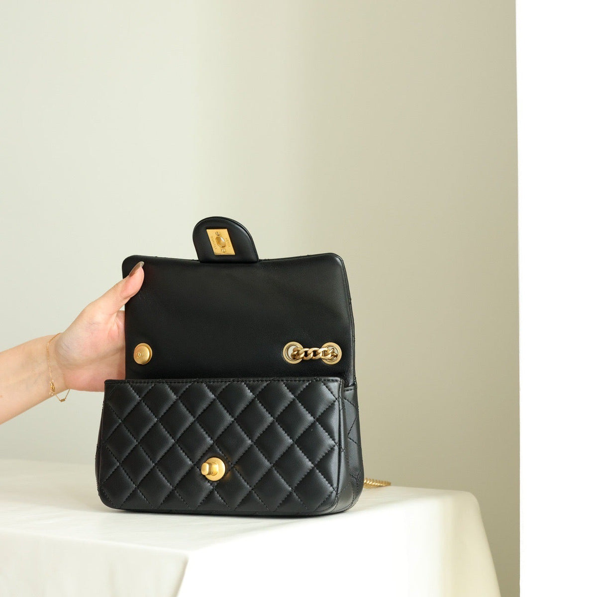 CC MINI FLAP BAG