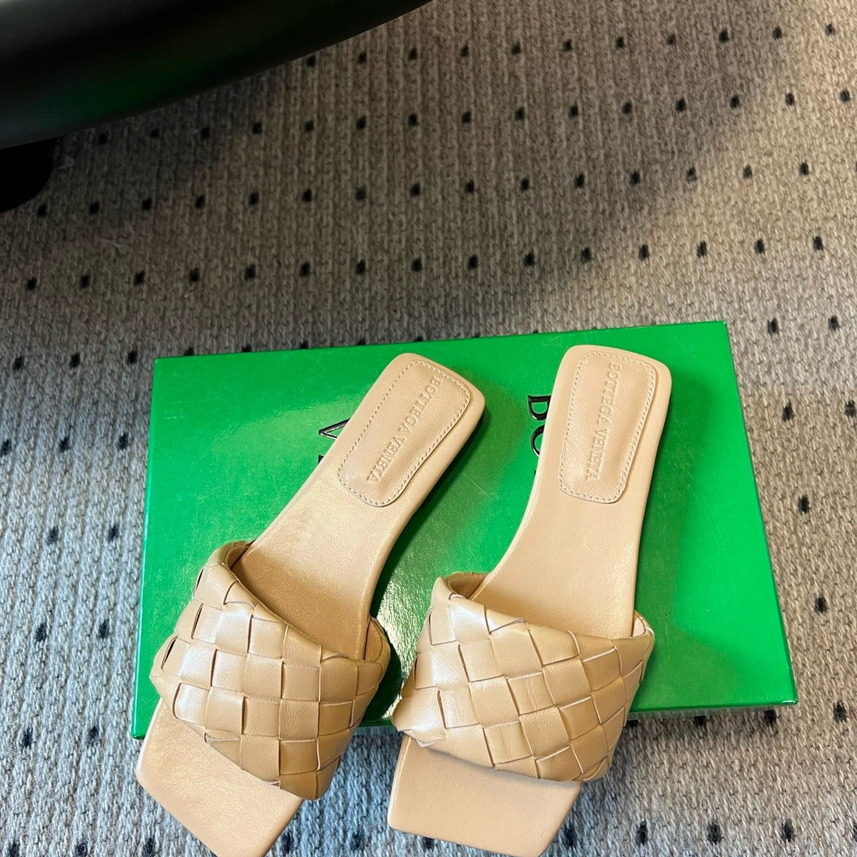 BOTT V SANDALS