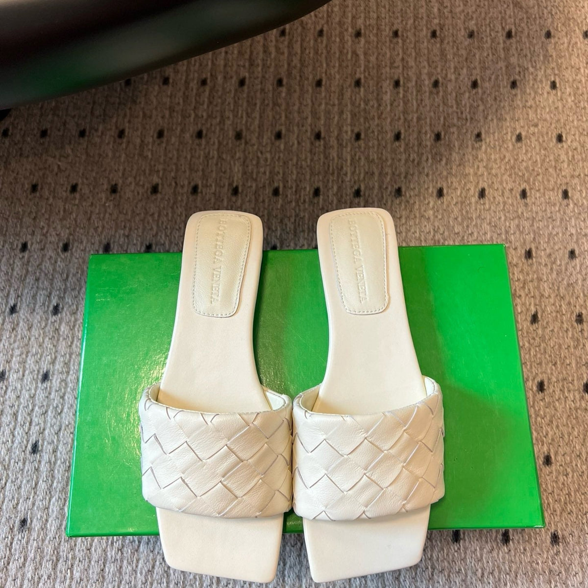 BOTT V SANDALS