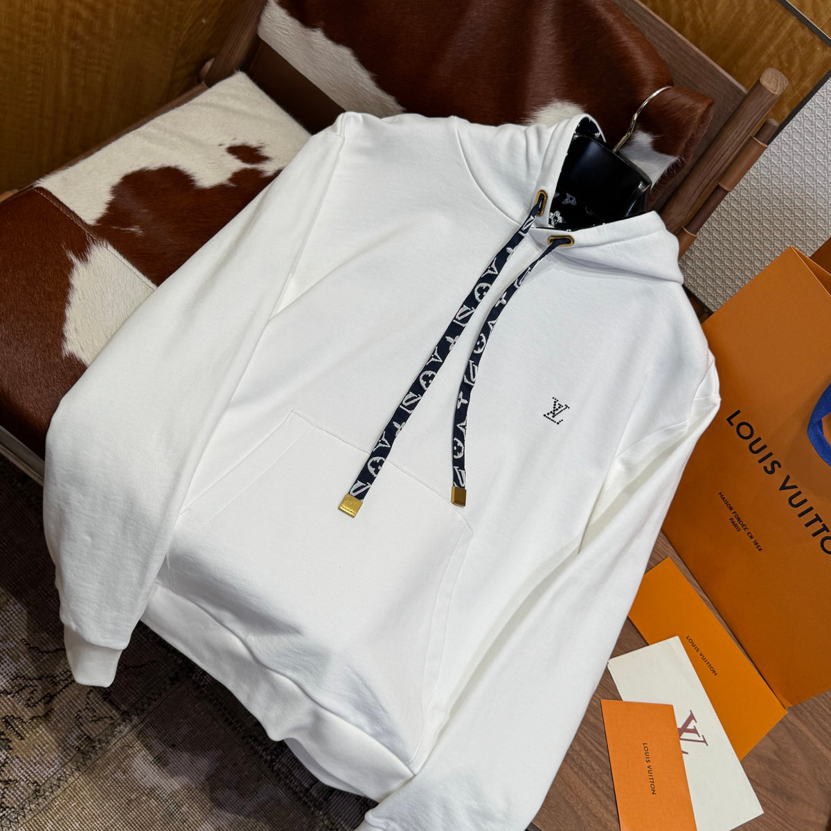 LOU HOODIE