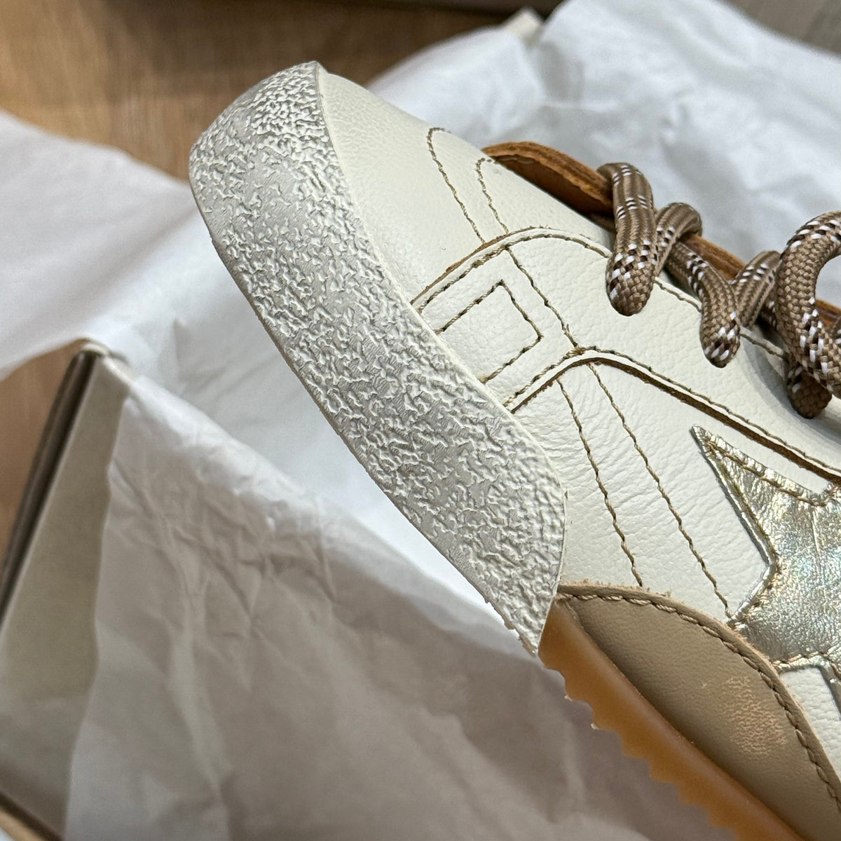 GOLDEN G TRAINERS