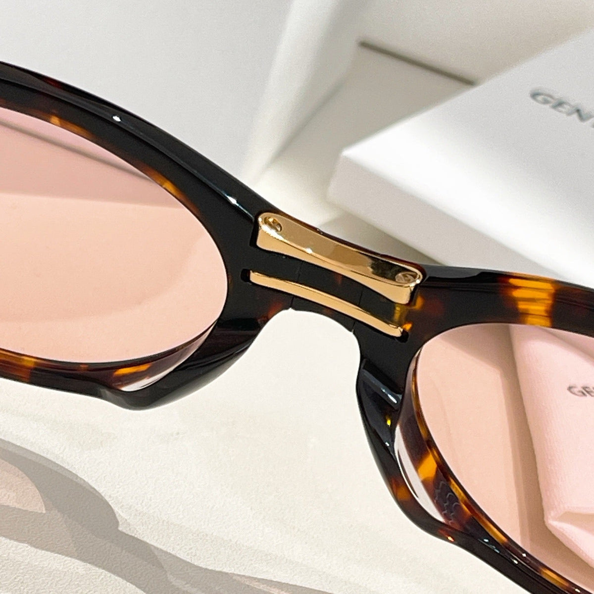 GENTLE M SUNGLASSES