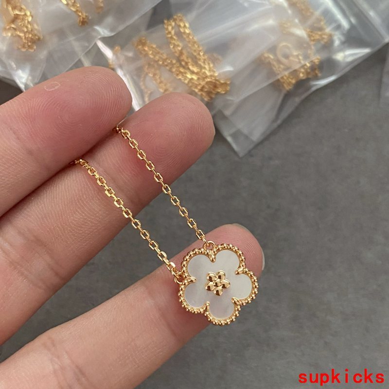 Van Cleef & Arples Jewelry