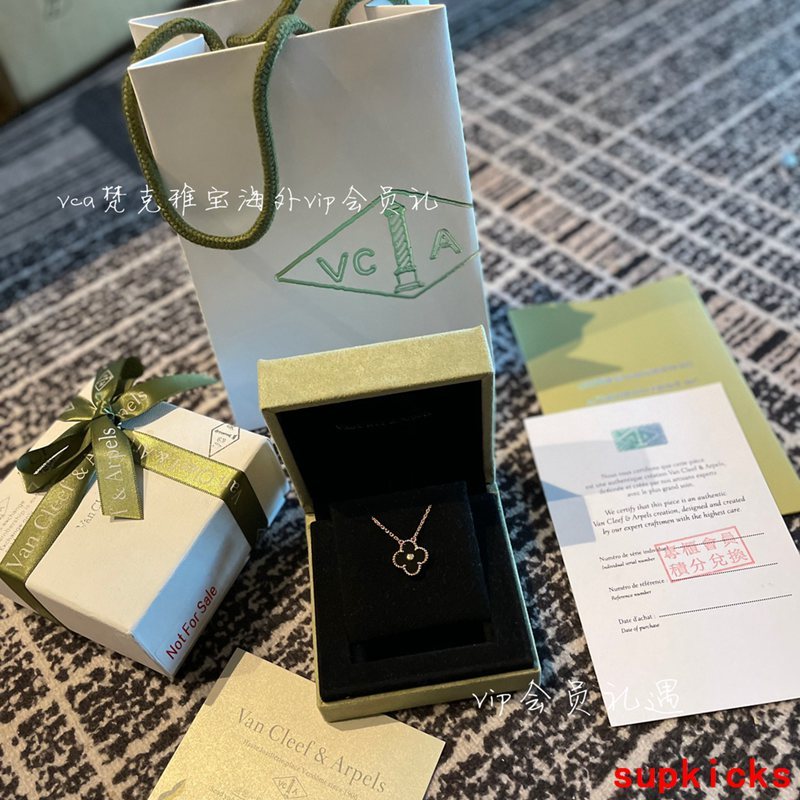 Van Cleef & Arples Jewelry