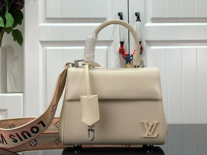 I W Fashion Lu-Vi bags - 16996
