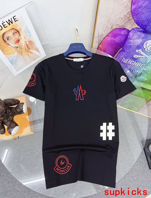 Moncler Luxury Cloth