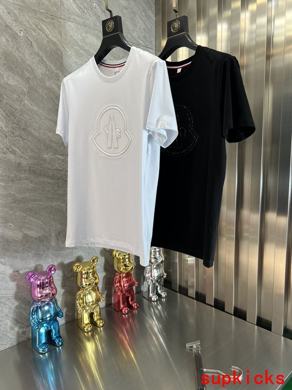 Moncler Luxury Cloth