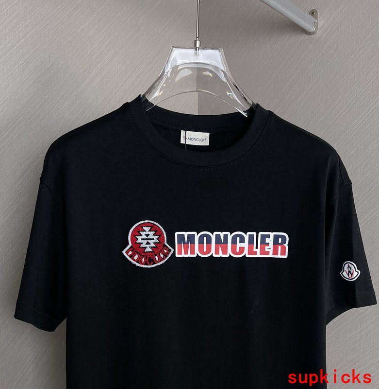 Moncler Luxury Cloth