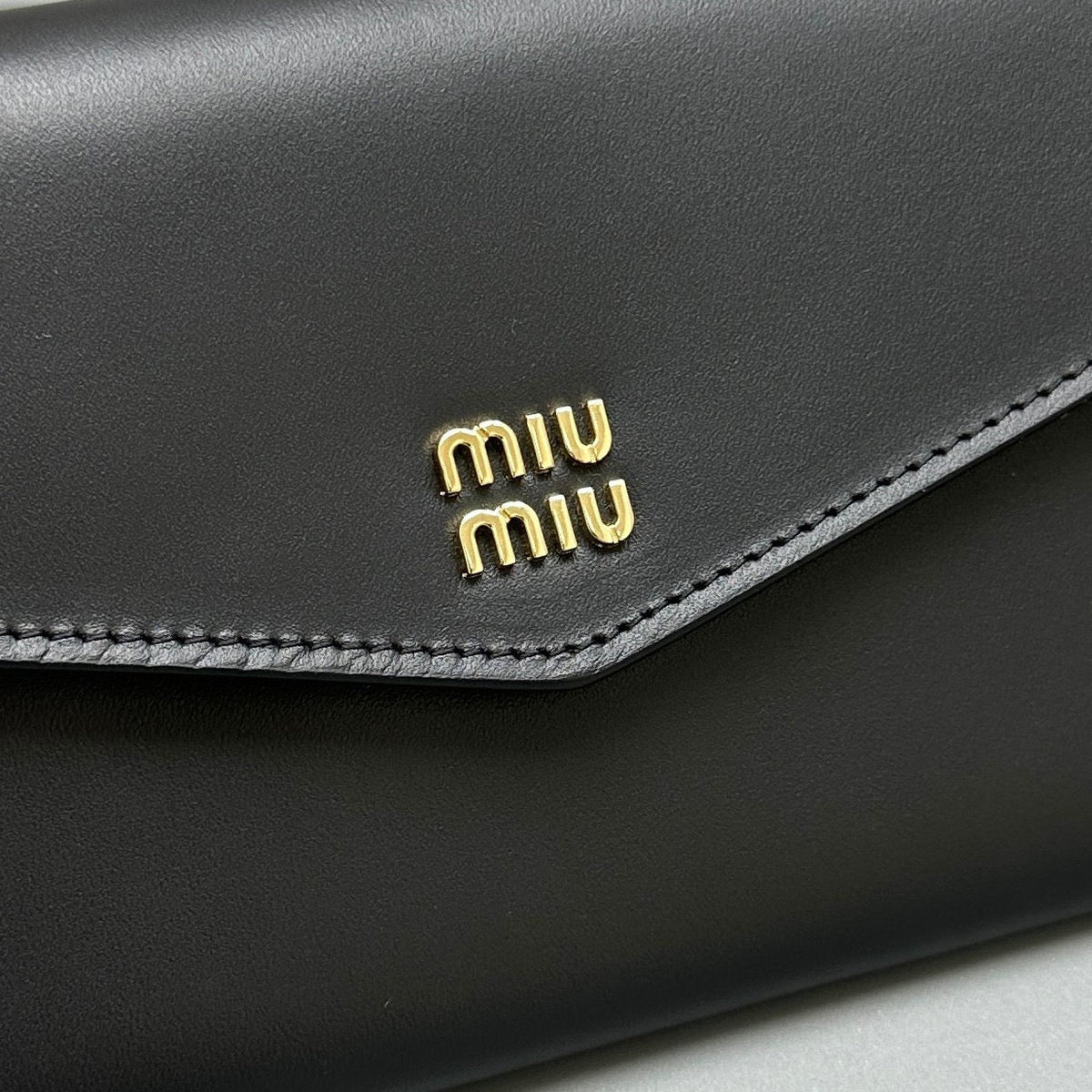 MIU M SHOULDER STRAP WALLET