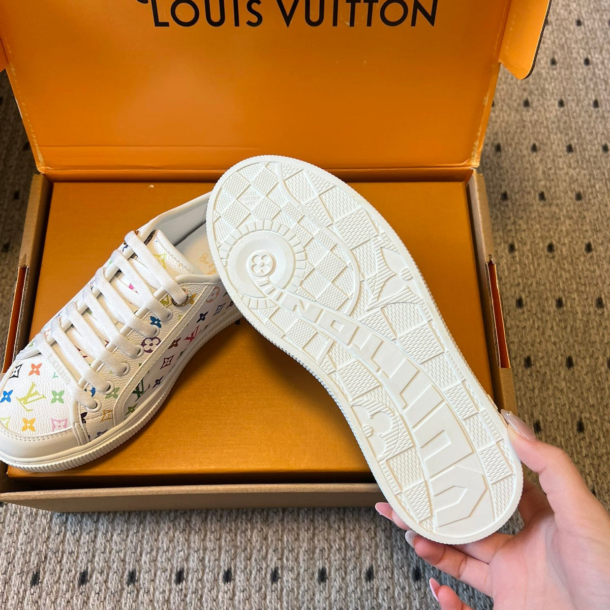 LOU x MURAKAMI LAGOON SNEAKER