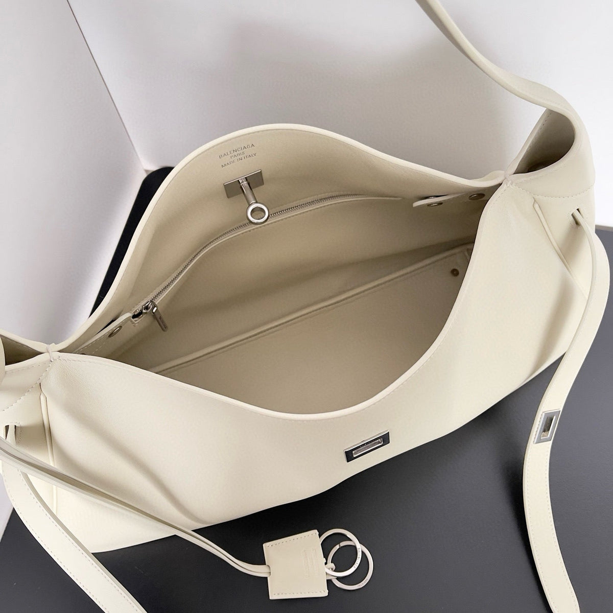 BAL BEL AIR MEDIUM SHOULDER BAG