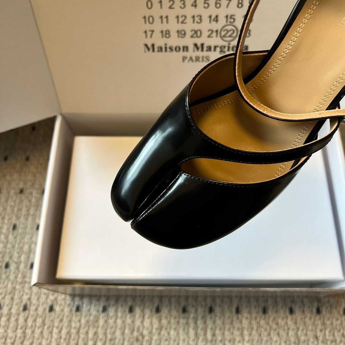 MAISON M TABI PUMPS