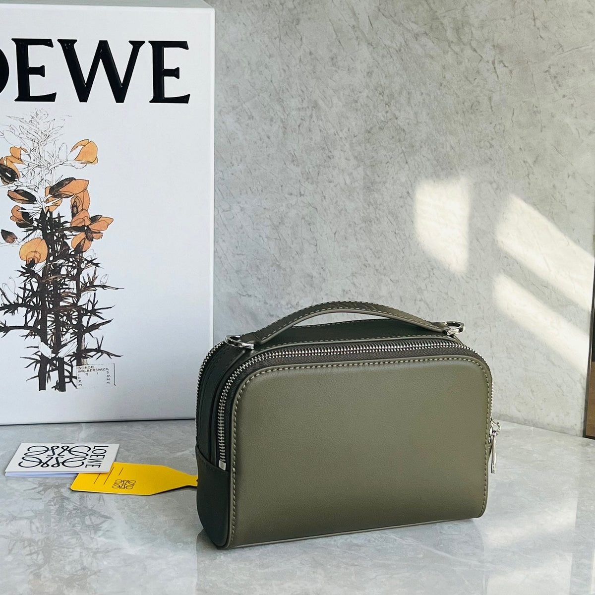 LOEW MINI CAMERA CROSSBODY BAG