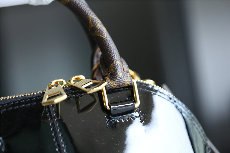 I W Fashion Lu-Vi bags - 8283