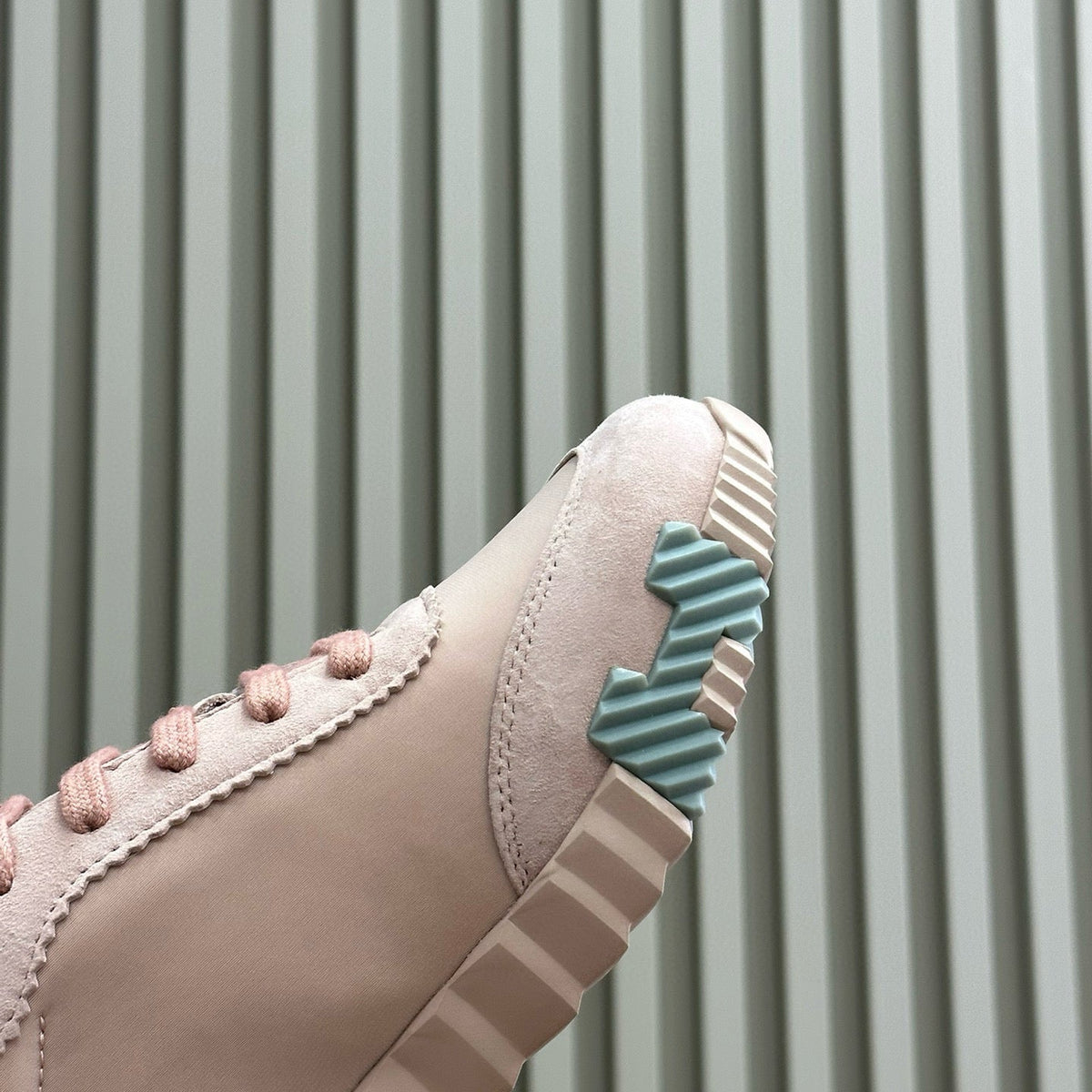 HERM BOUNCING SNEAKER