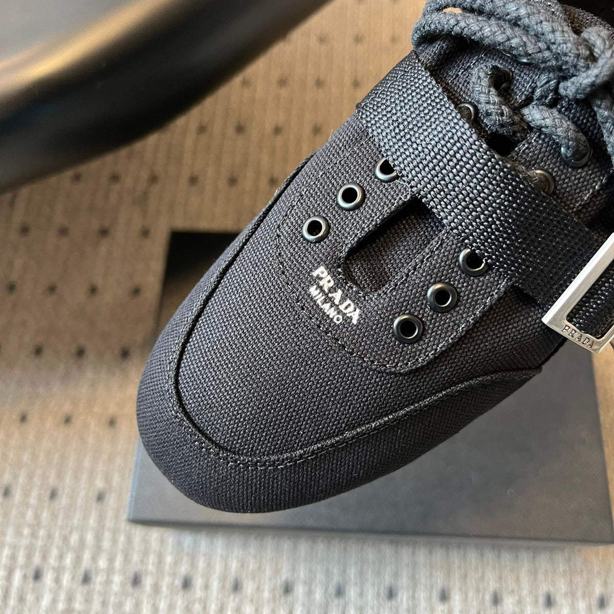 PD COLLAPSE SNEAKERS