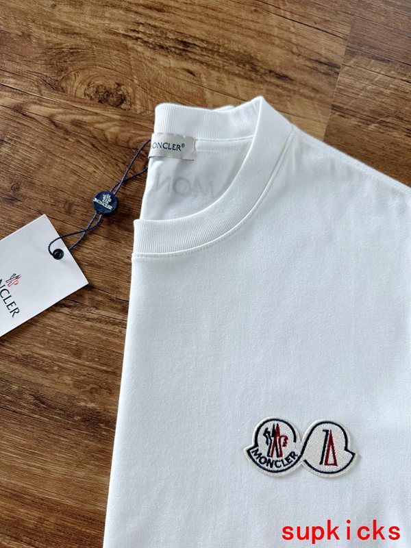 Moncler Luxury Cloth