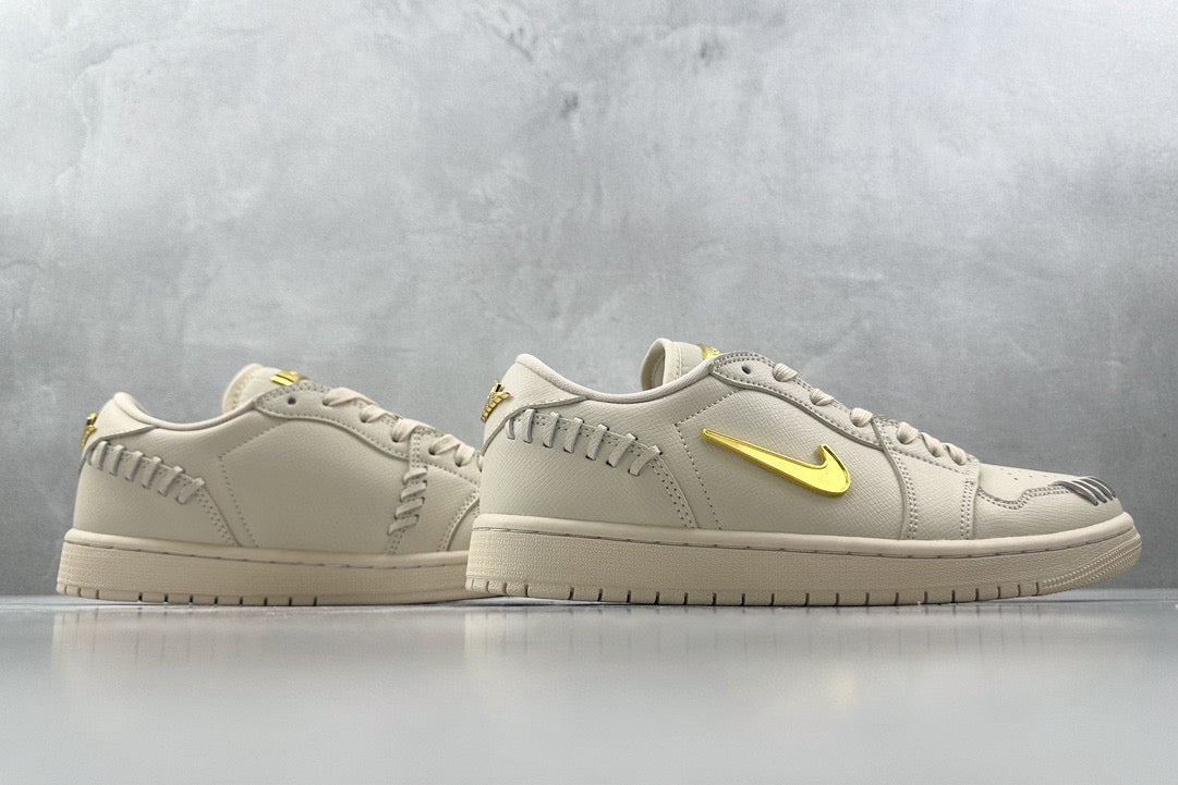 NIKE JORDAN 1 TRAINERS