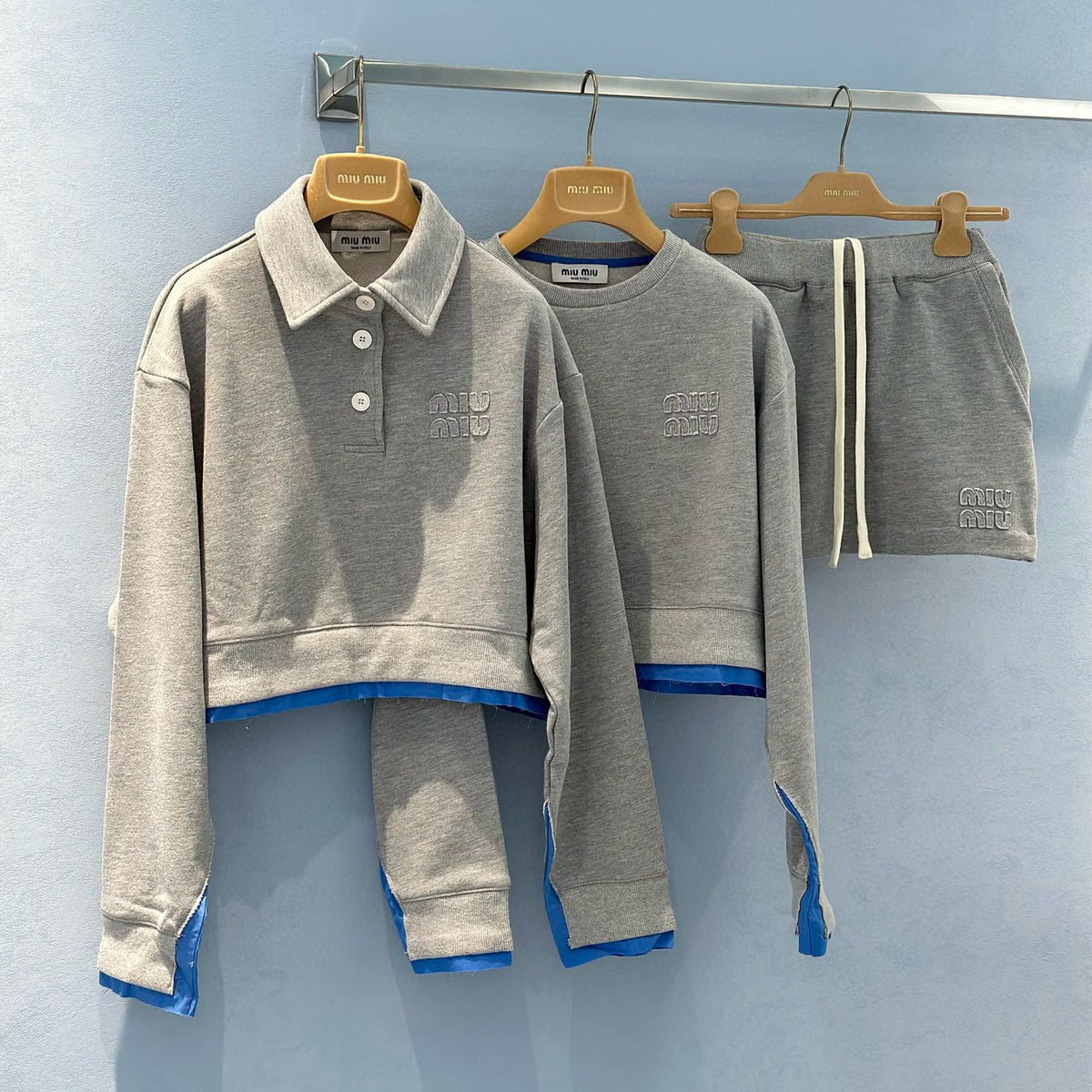 MIU M SWEATSHIRT