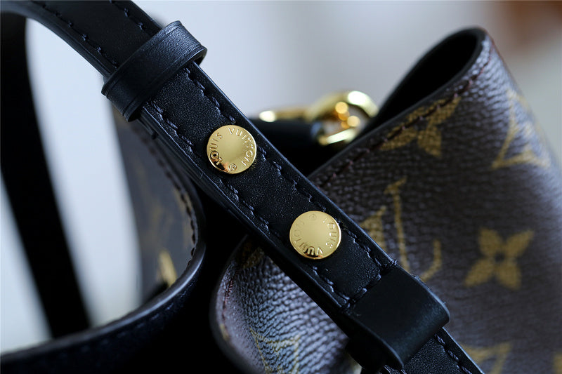I W Fashion Lu-Vi bags - 8580