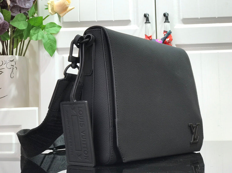 I W Fashion Lu-Vi bags - 17635