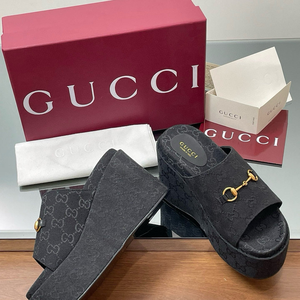 GG WEDGE SANDALS