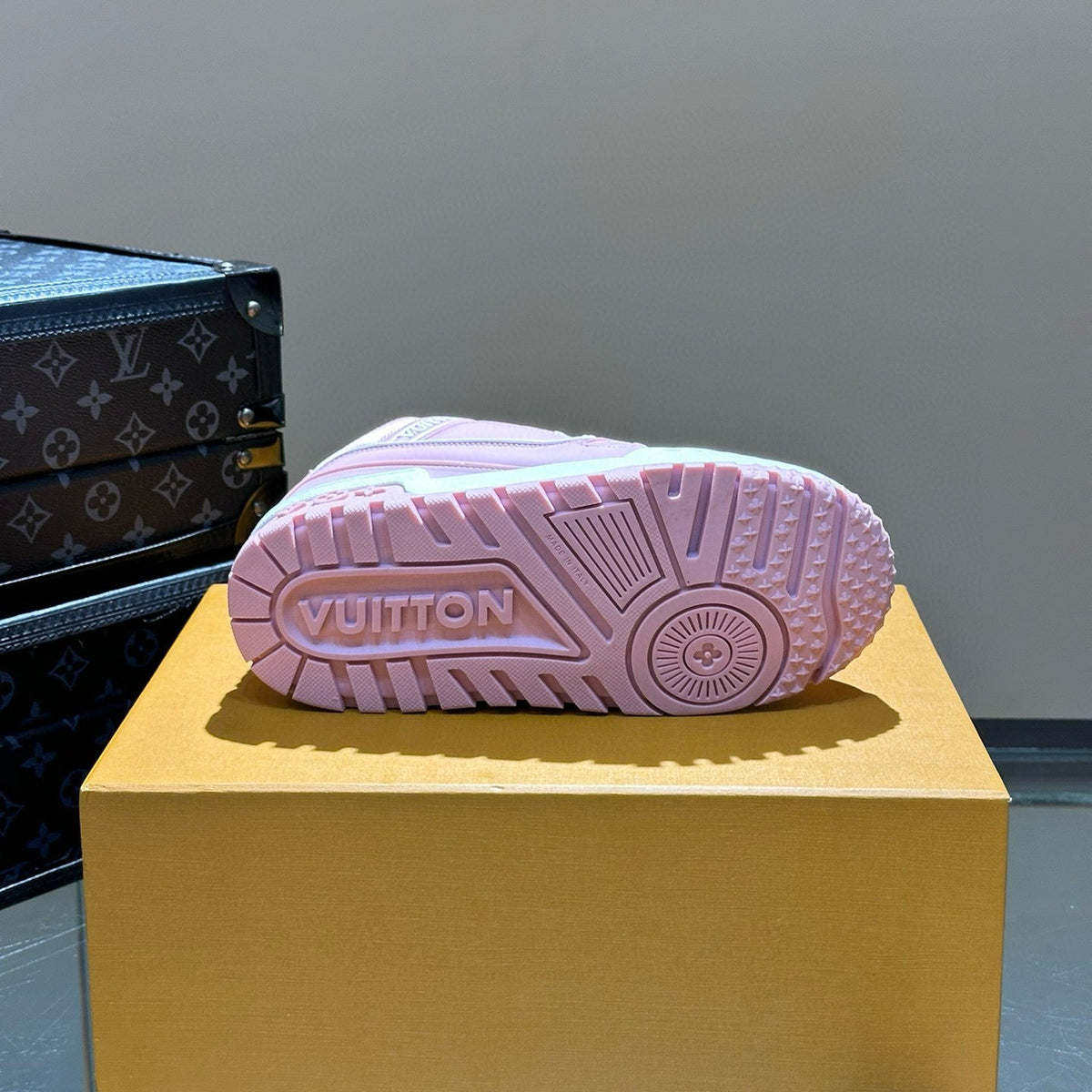 LOU TRAINERS