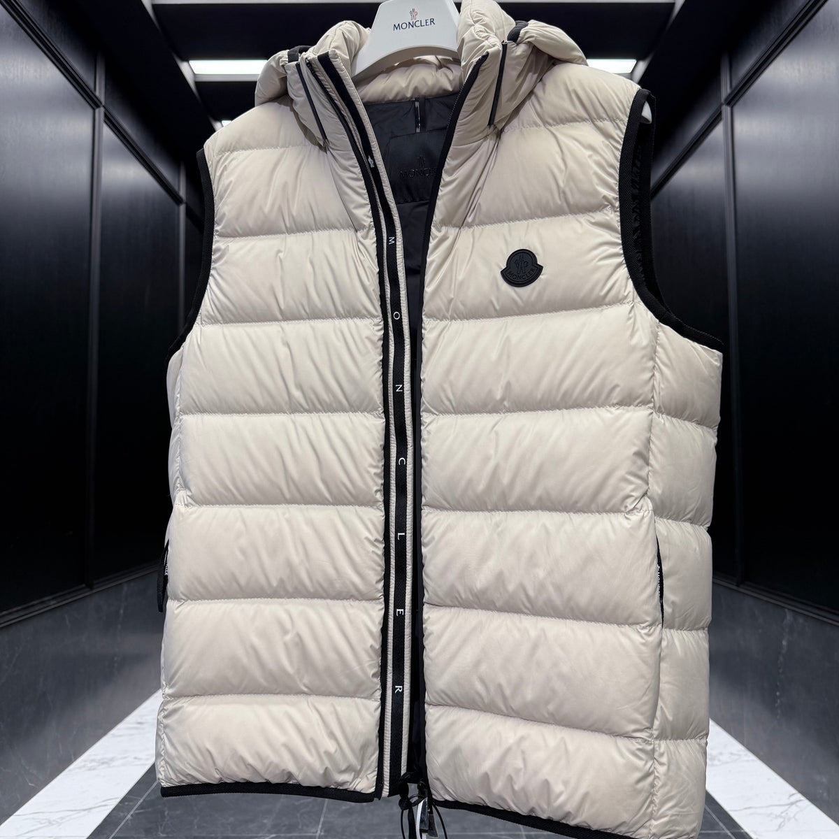 MONC VALMASQUE VEST
