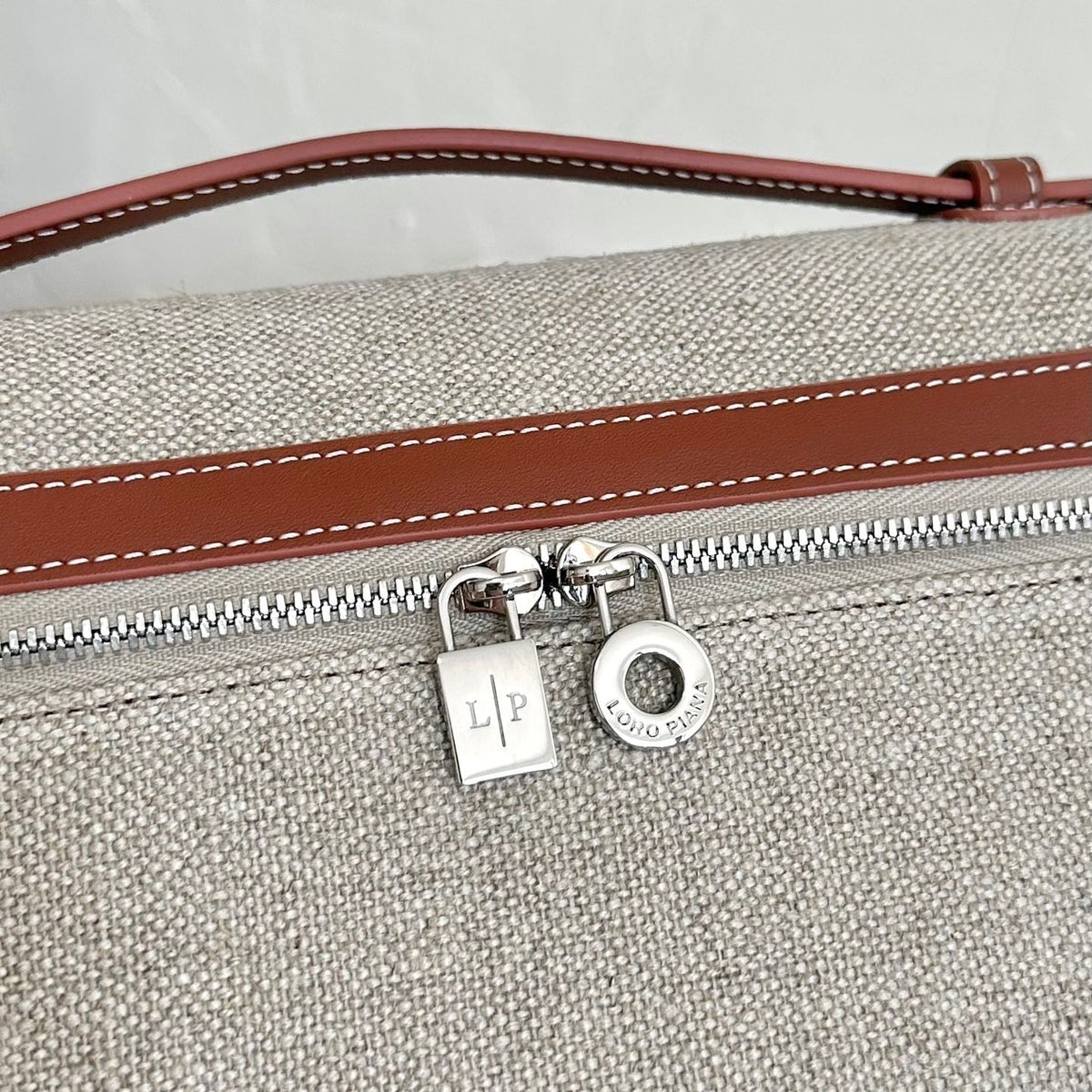 LORO P EXTRA POUCH L27
