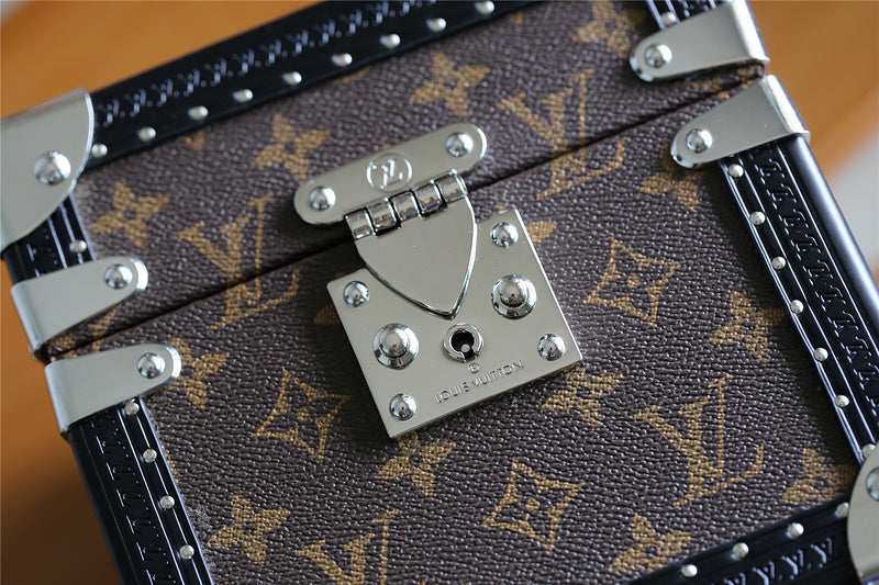 I W Fashion Lu-Vi bags - 9535