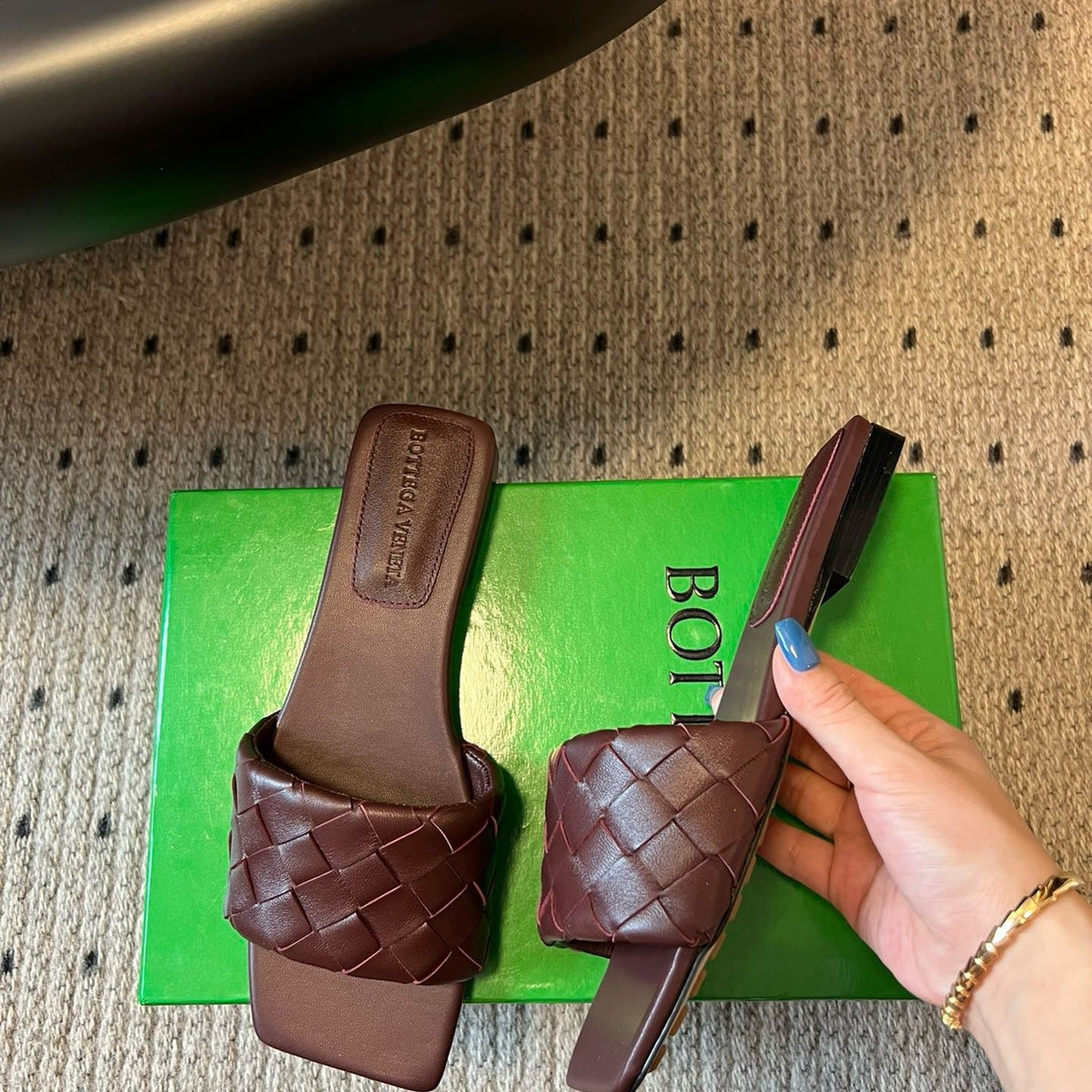 BOTT V SANDALS
