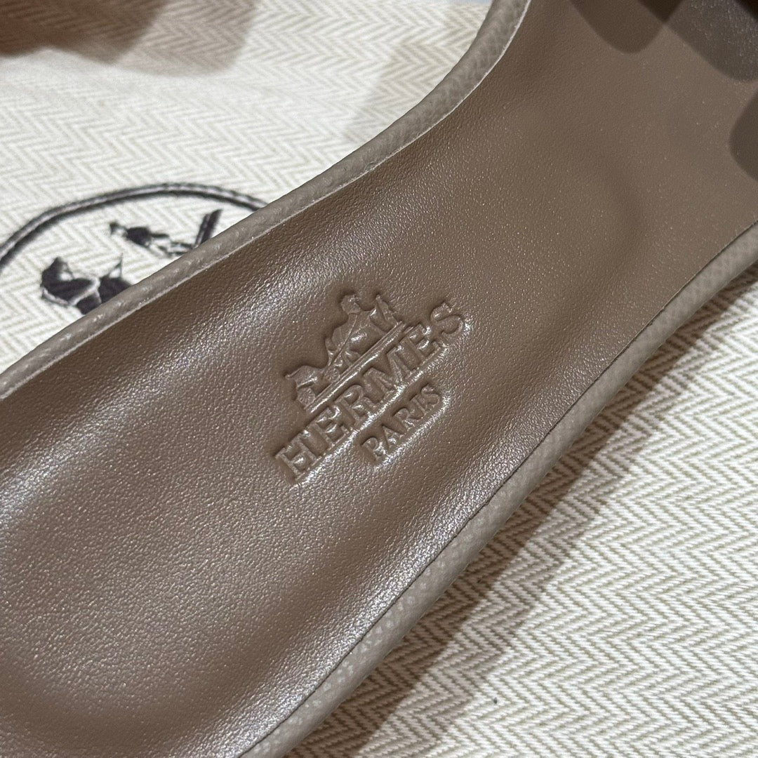 HERM OASIS SANDALS
