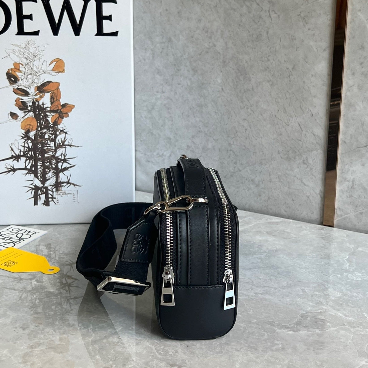 LOEW MINI CAMERA CROSSBODY BAG