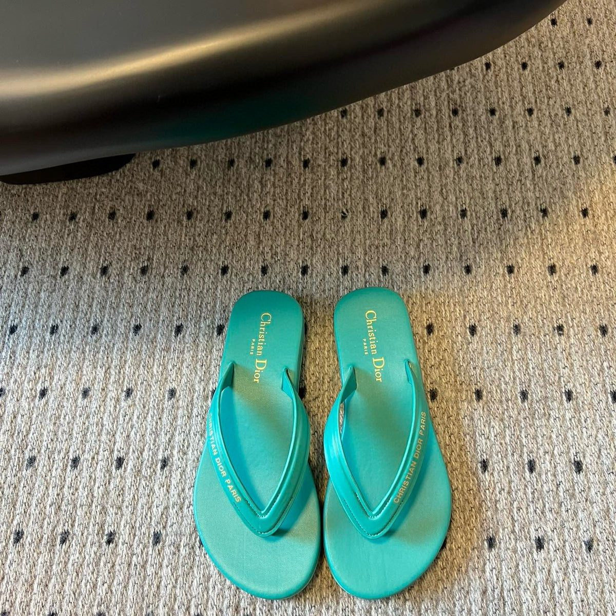 CD THONG SANDAL
