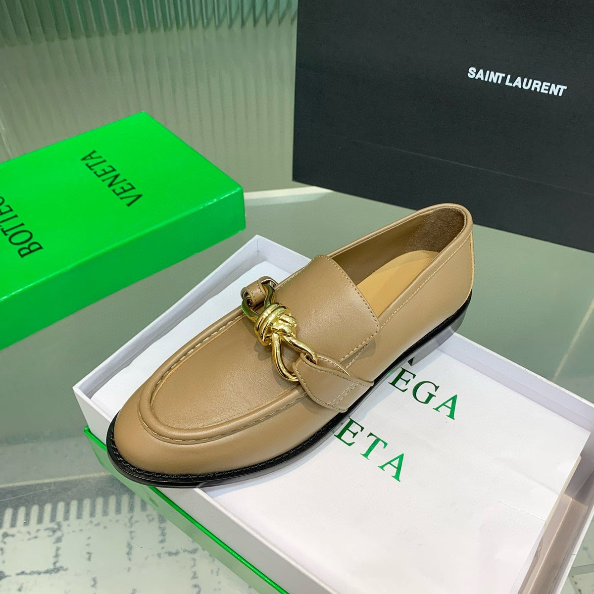 BOTT LOAFERS