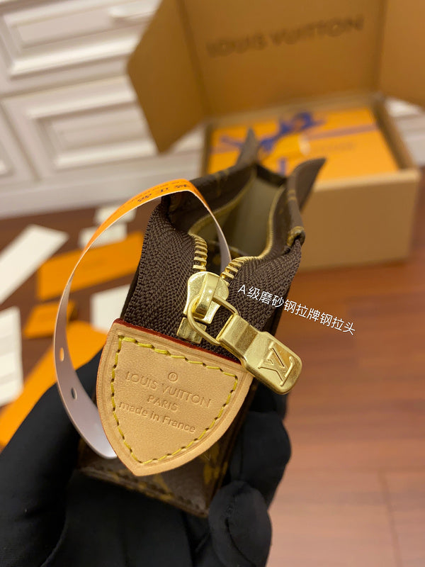 I W Fashion Lu-Vi bags - 17299