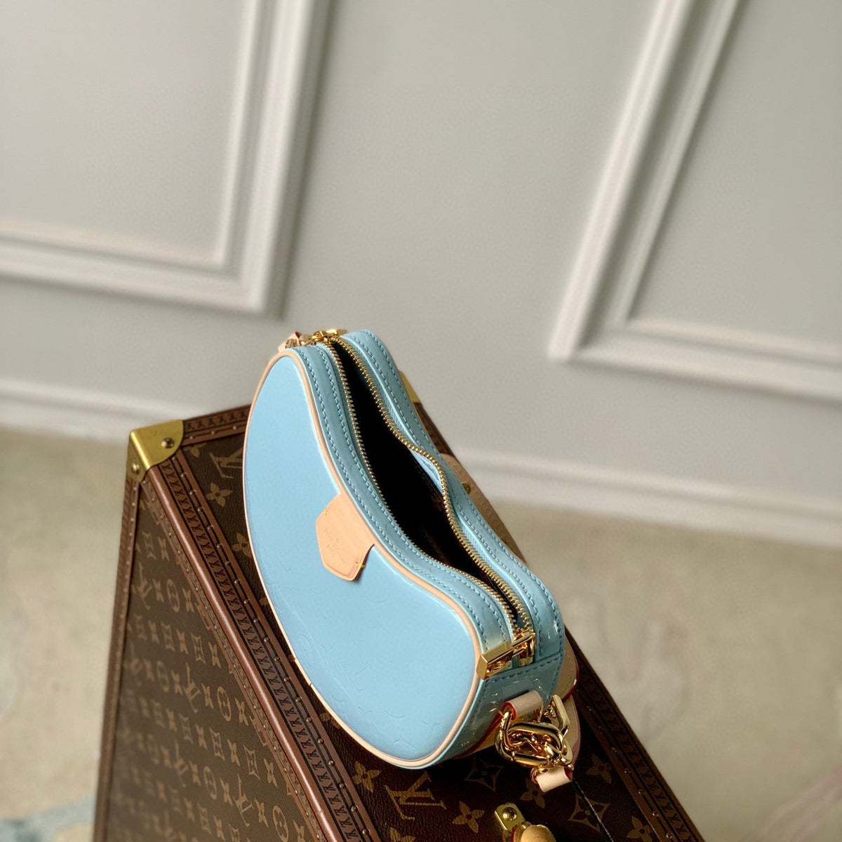 LOU CROISSANT PM BAG