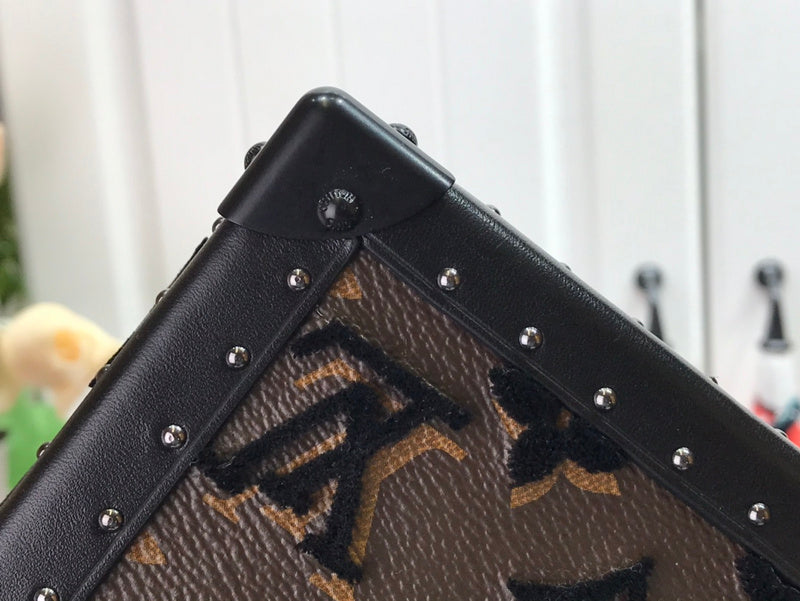 I W Fashion Lu-Vi bags - 17643