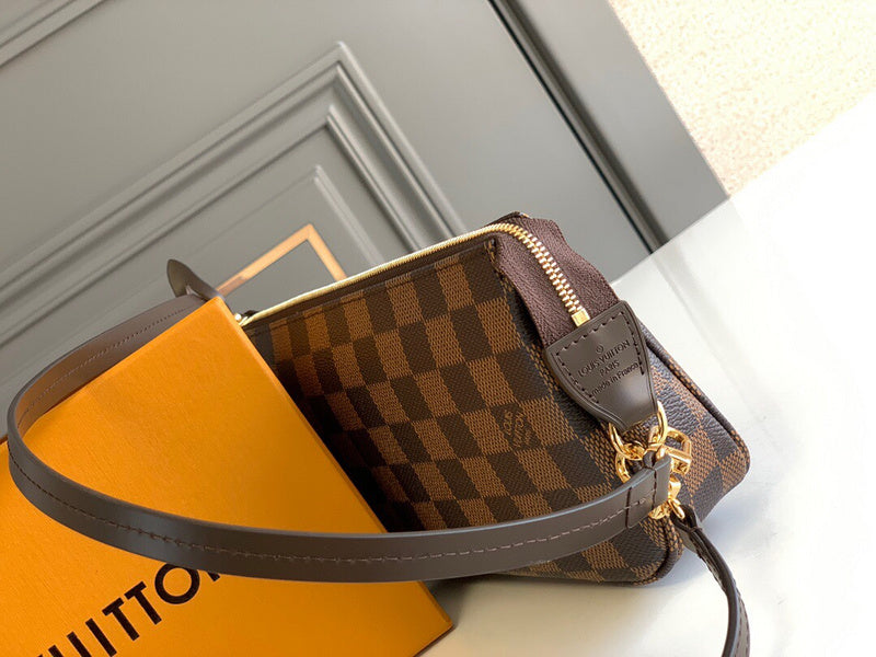 I W Fashion Lu-Vi bags - 17062