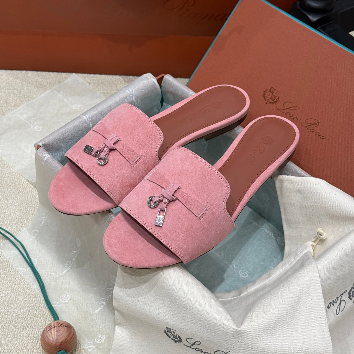 LORO P SUMMER CHARM SLIPPER