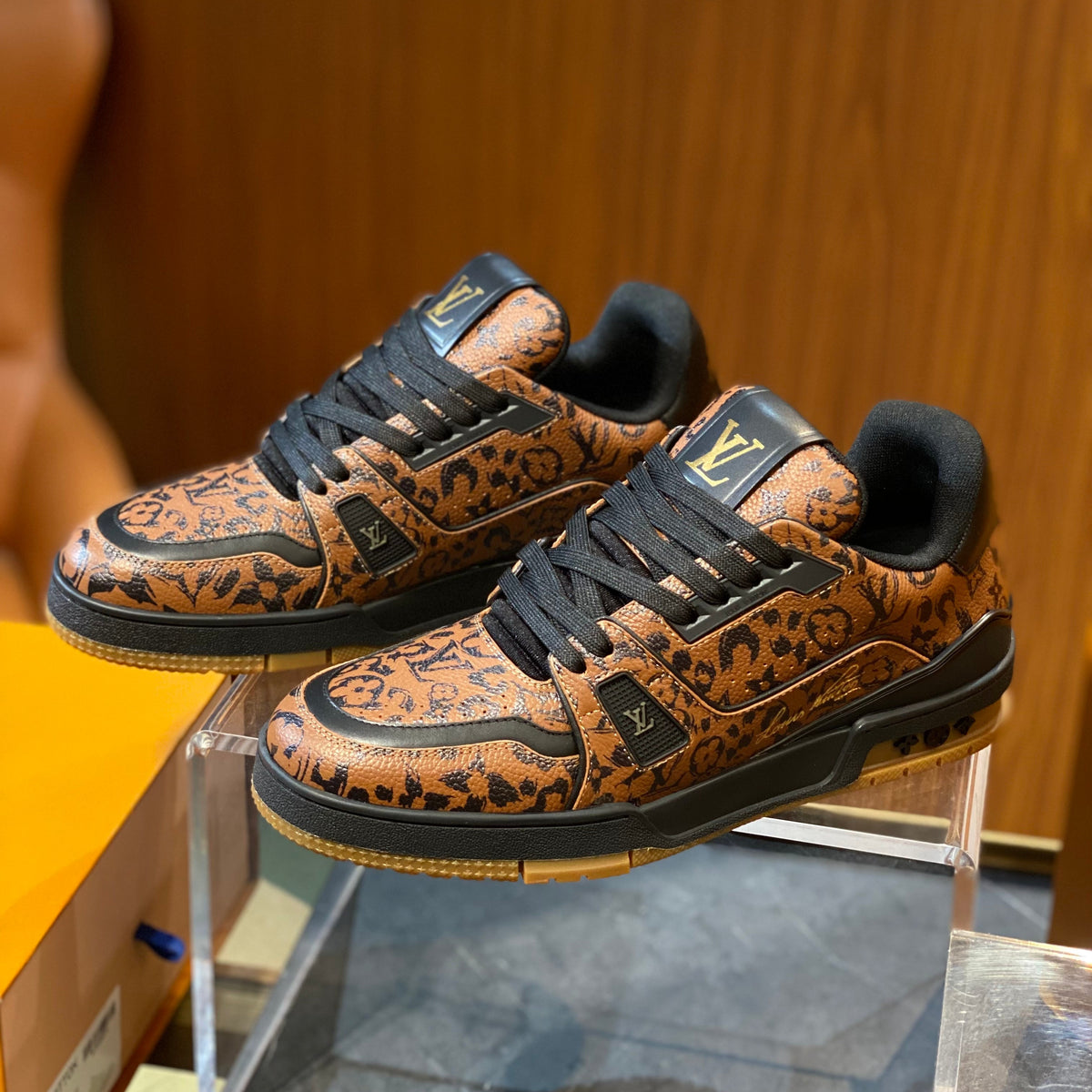 LOU TRAINERS