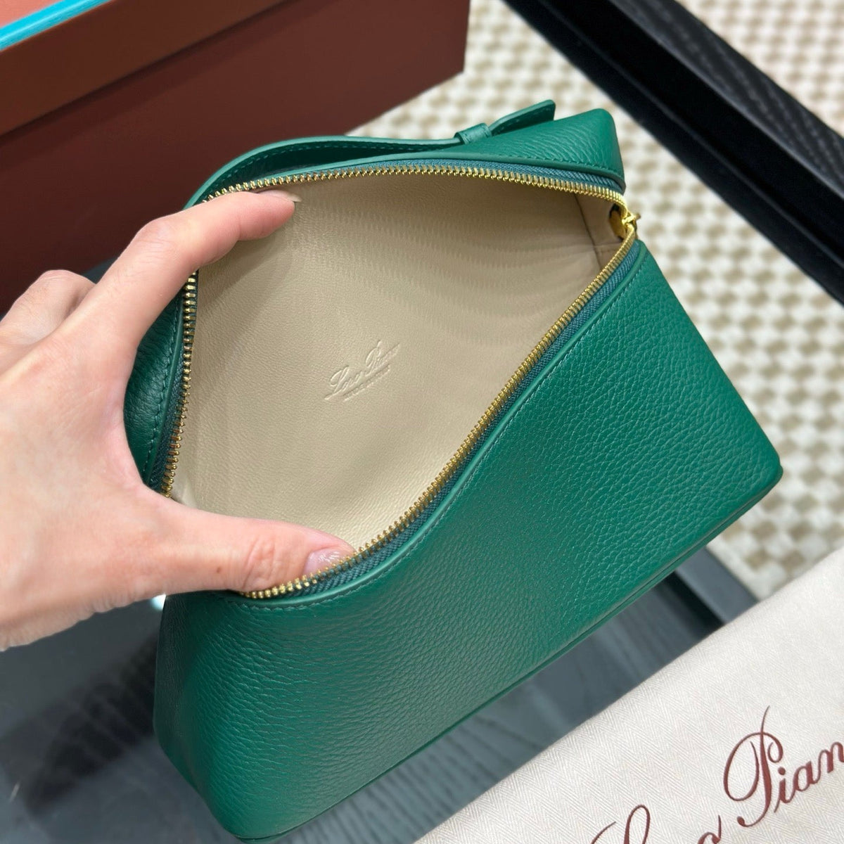LORO P EXTRA POCKET L19 BAG
